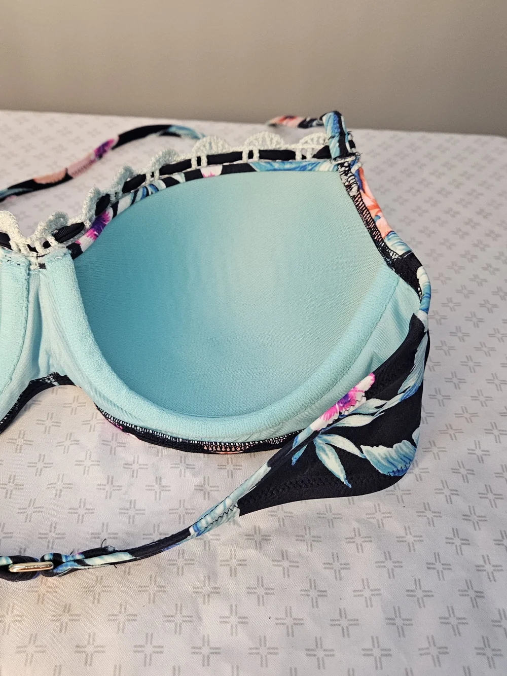 Shade & Shore 34C Padded Lined Halter Bikini Top Navy Blue Floral Tropical